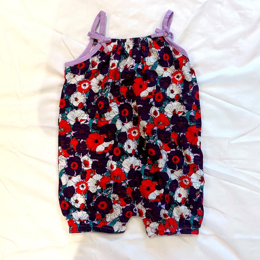 Light flowery romper NWT